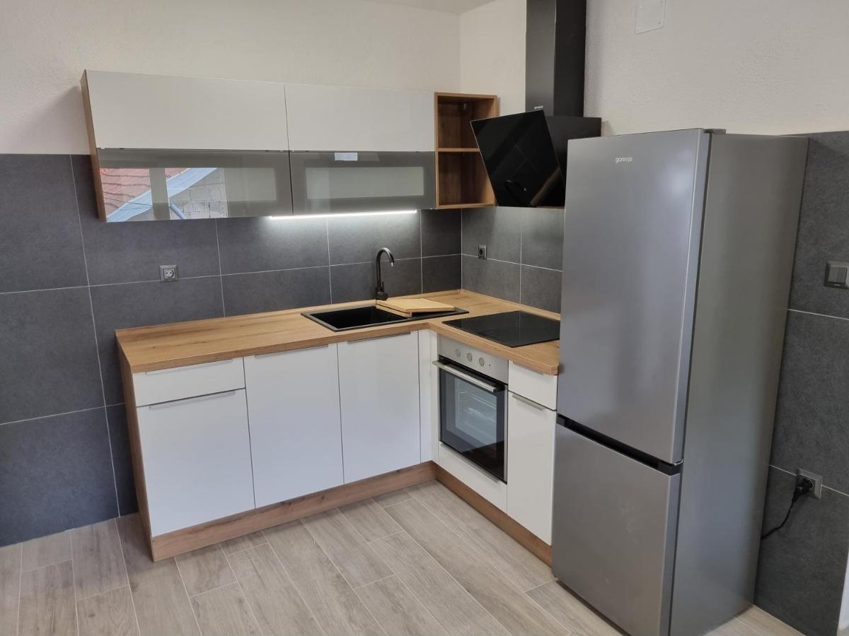 Apartment Ante Клек Екстериор снимка